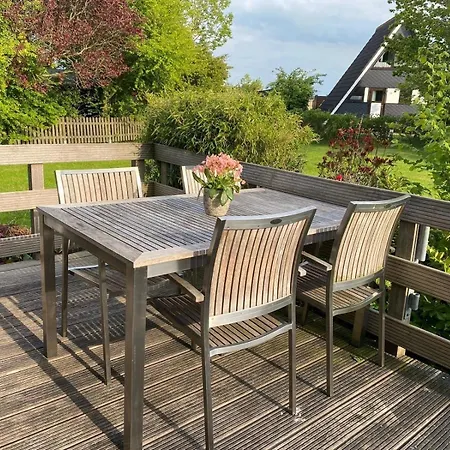 In Fedderwardersiel Mit Terrasse Holiday home